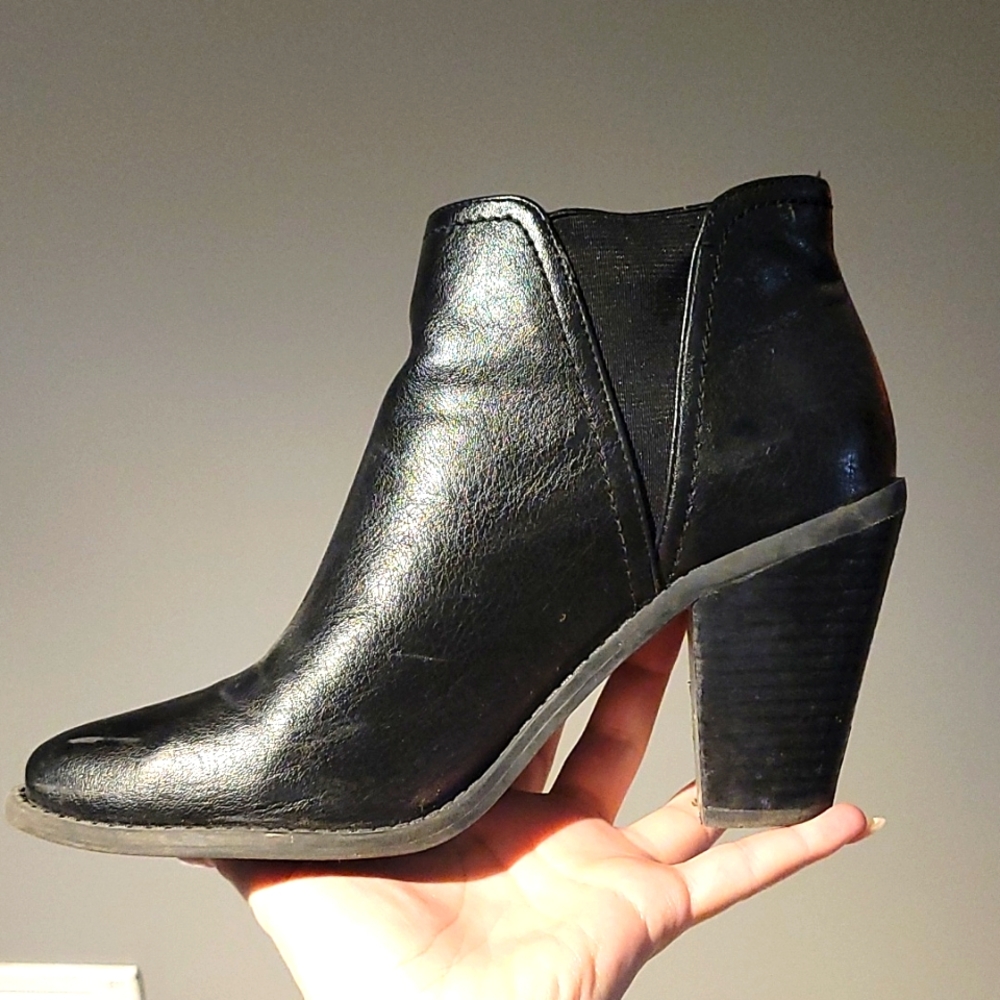 Jessica Simpson booties 7.5